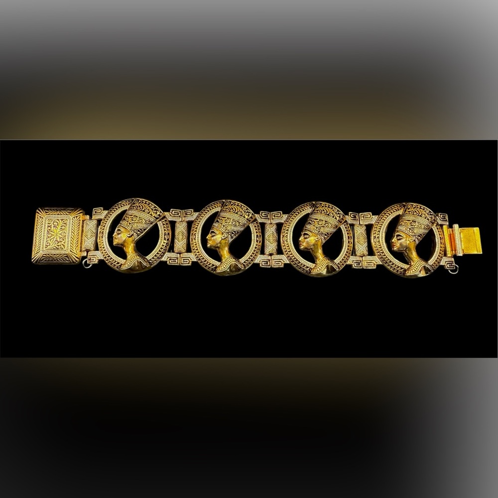 Vintage Egyptian Revival Statement Bracelet — Gold Tone Pharaoh Motif —Unsigned - Picture 2 of 10